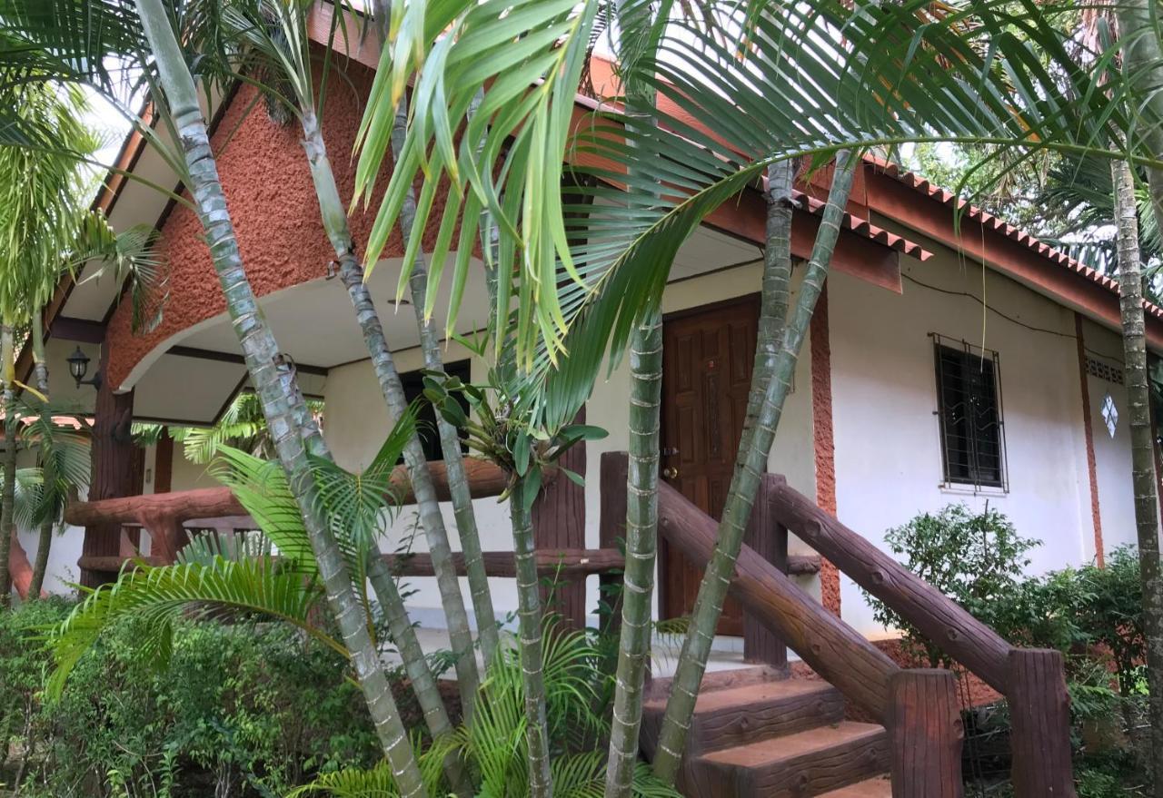 Lanta School Beach Resort Ko Lanta Exteriör bild