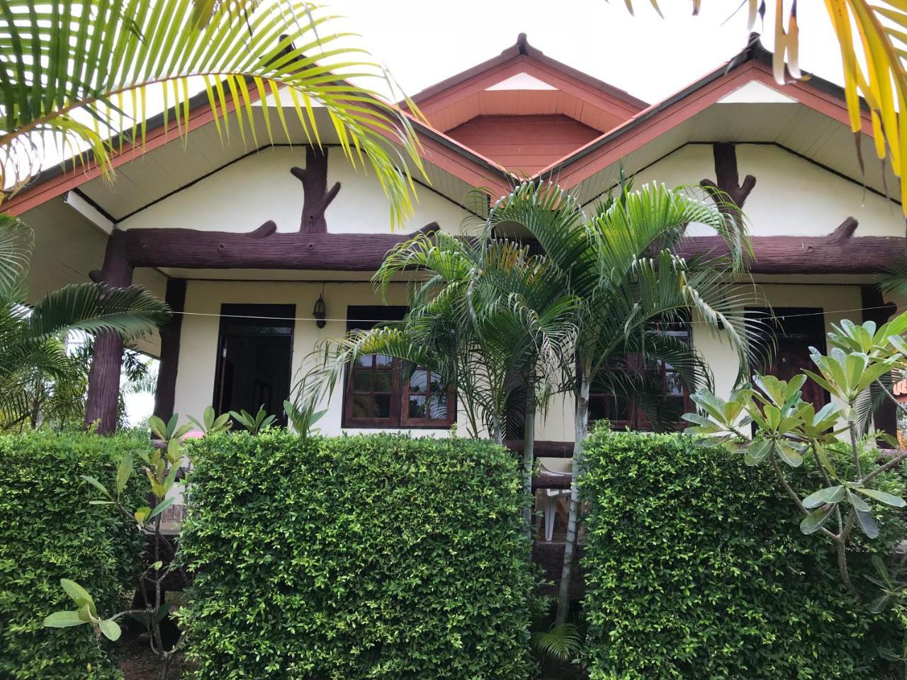 Lanta School Beach Resort Ko Lanta Exteriör bild