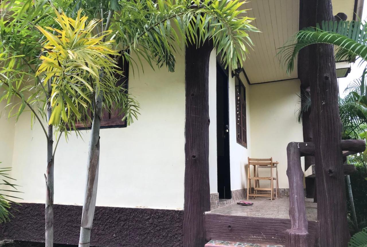 Lanta School Beach Resort Ko Lanta Exteriör bild