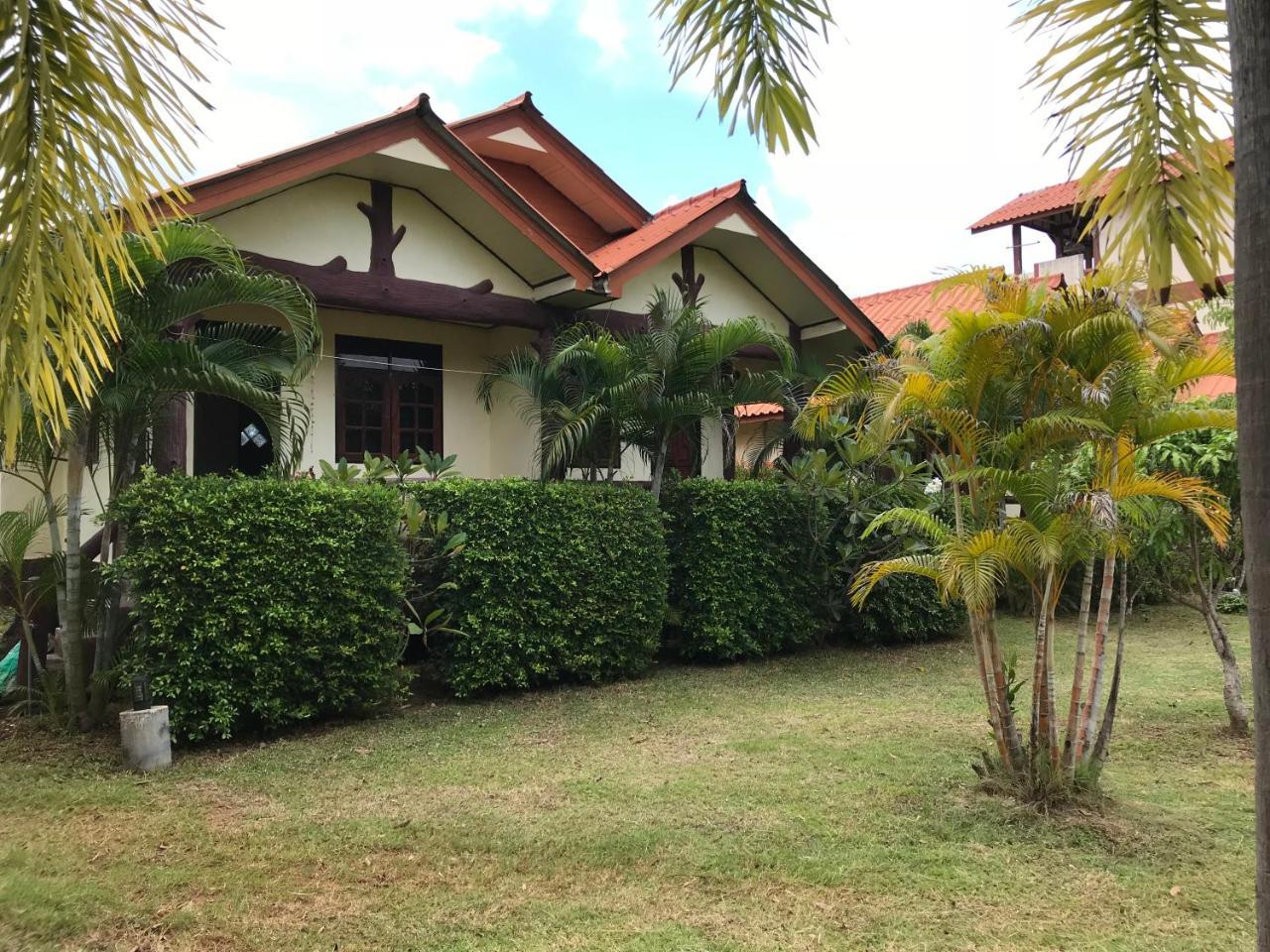 Lanta School Beach Resort Ko Lanta Exteriör bild