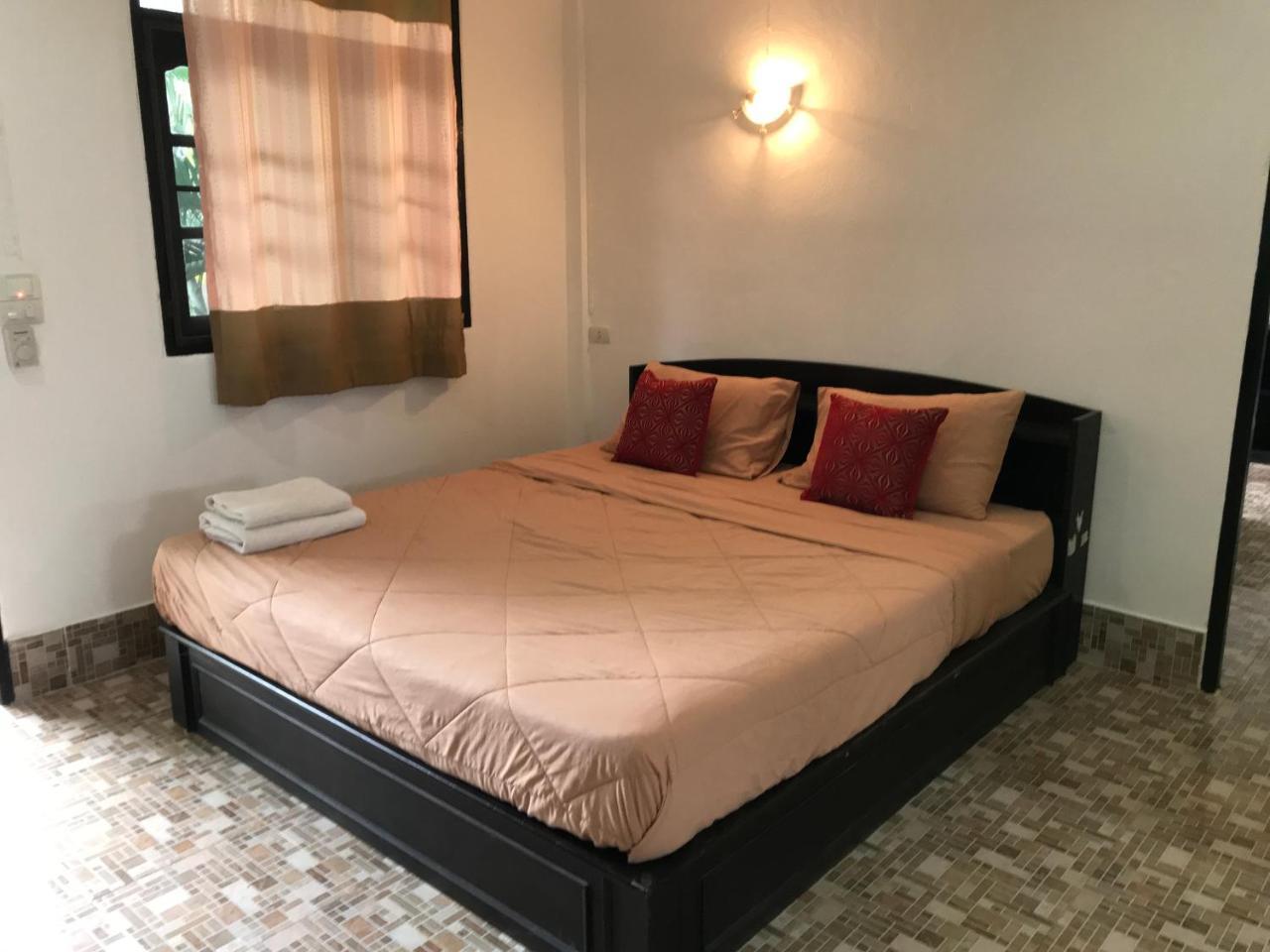 Lanta School Beach Resort Ko Lanta Exteriör bild