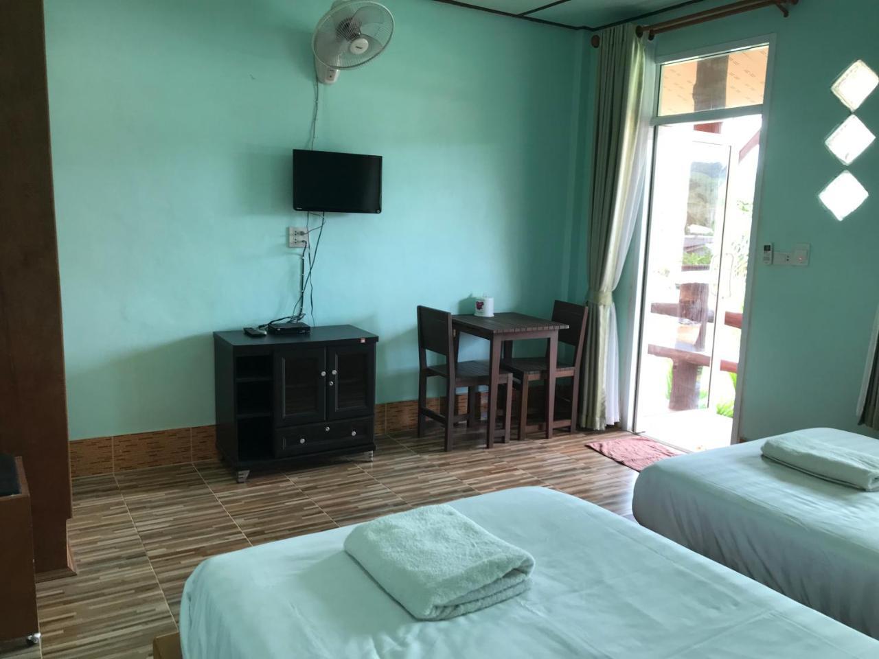 Lanta School Beach Resort Ko Lanta Exteriör bild