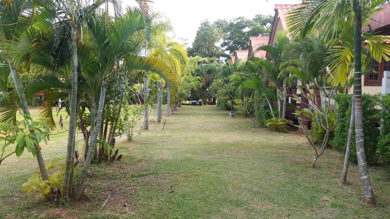 Lanta School Beach Resort Ko Lanta Exteriör bild