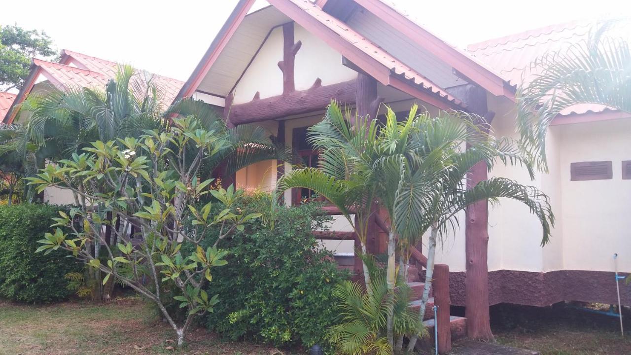 Lanta School Beach Resort Ko Lanta Exteriör bild
