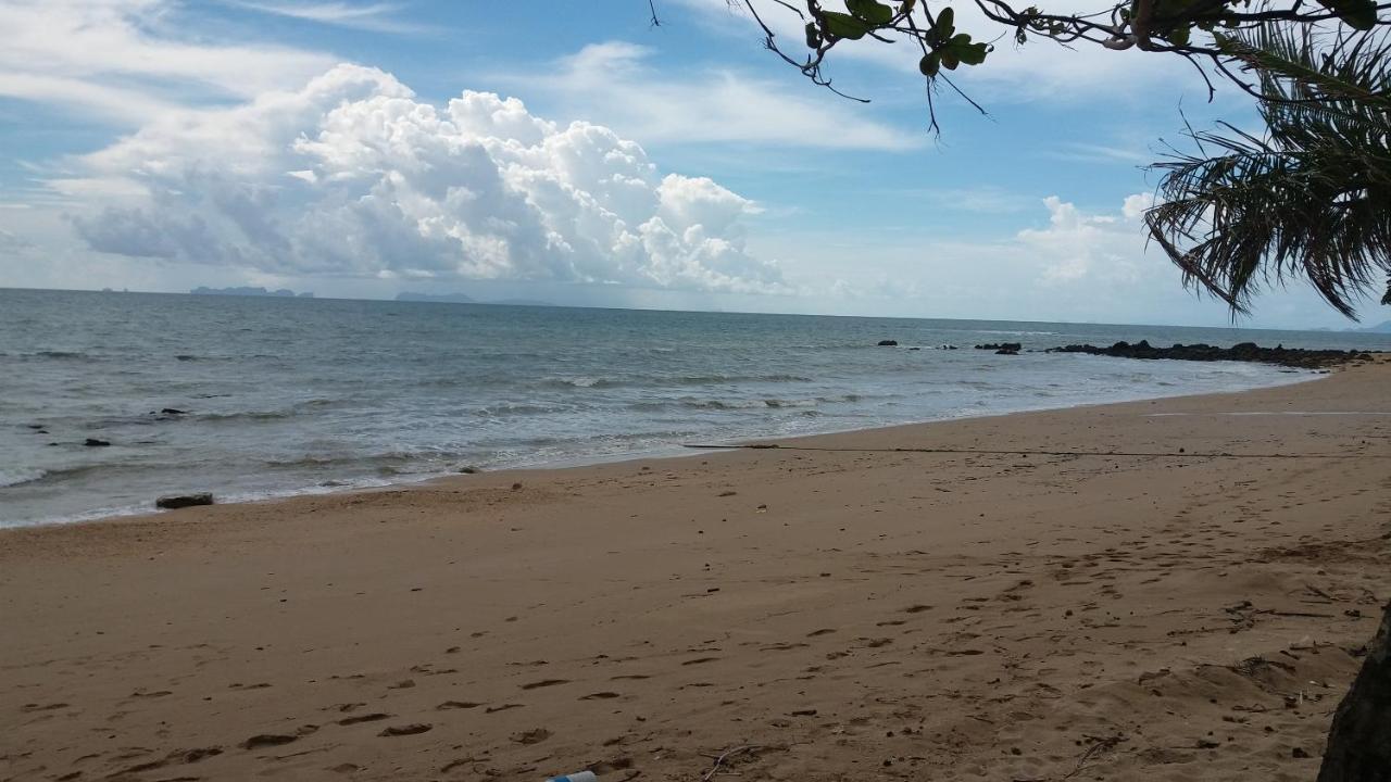 Lanta School Beach Resort Ko Lanta Exteriör bild