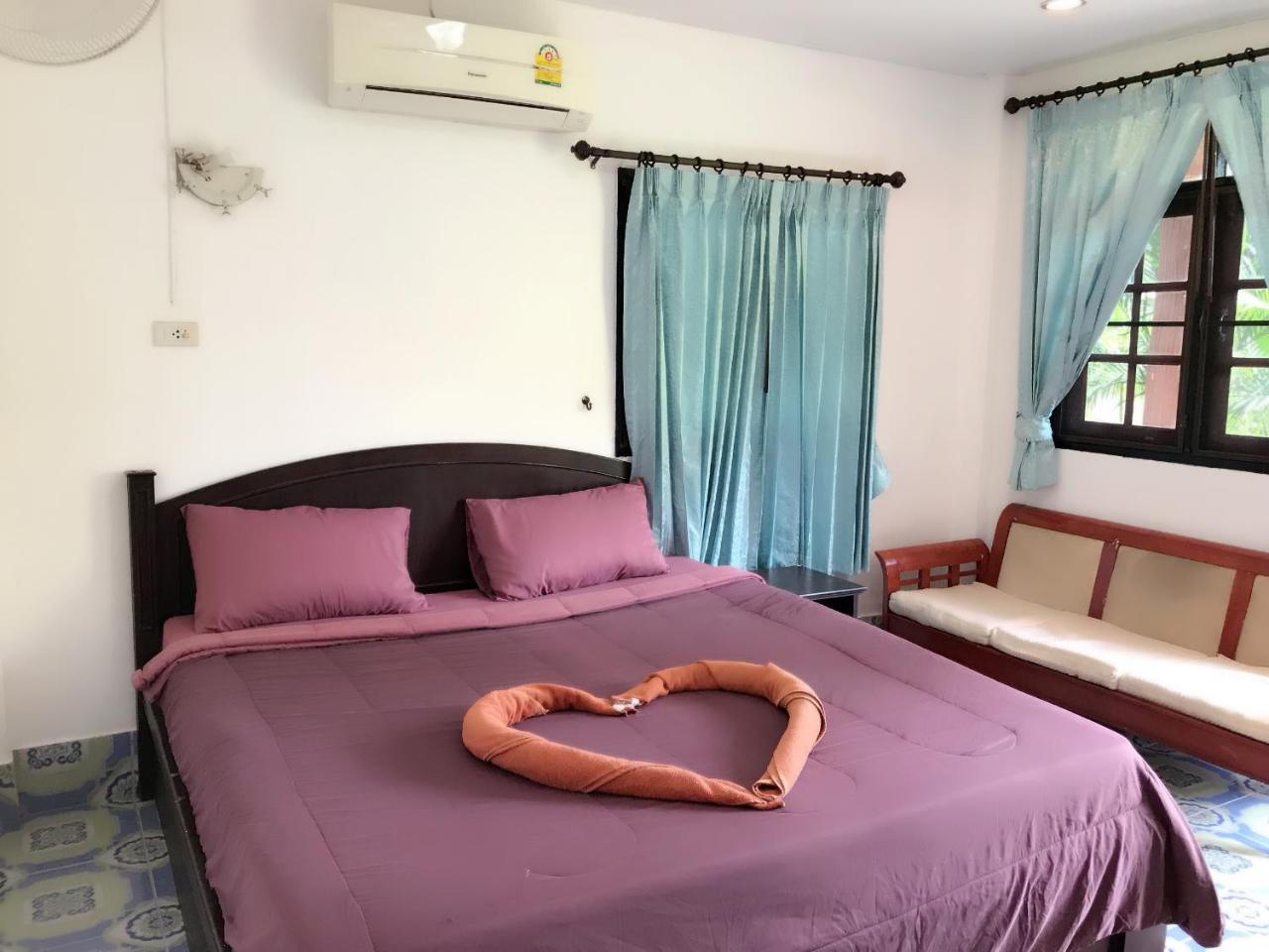 Lanta School Beach Resort Ko Lanta Exteriör bild