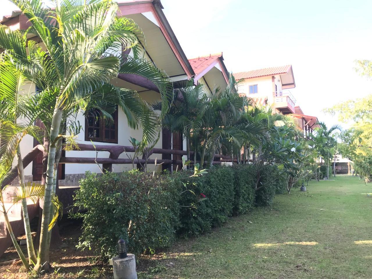 Lanta School Beach Resort Ko Lanta Exteriör bild