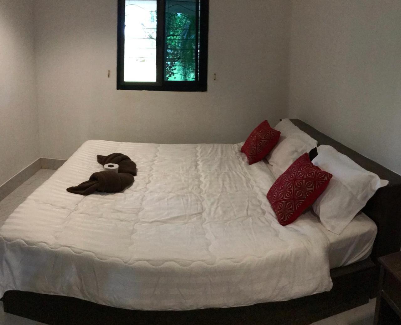 Lanta School Beach Resort Ko Lanta Exteriör bild
