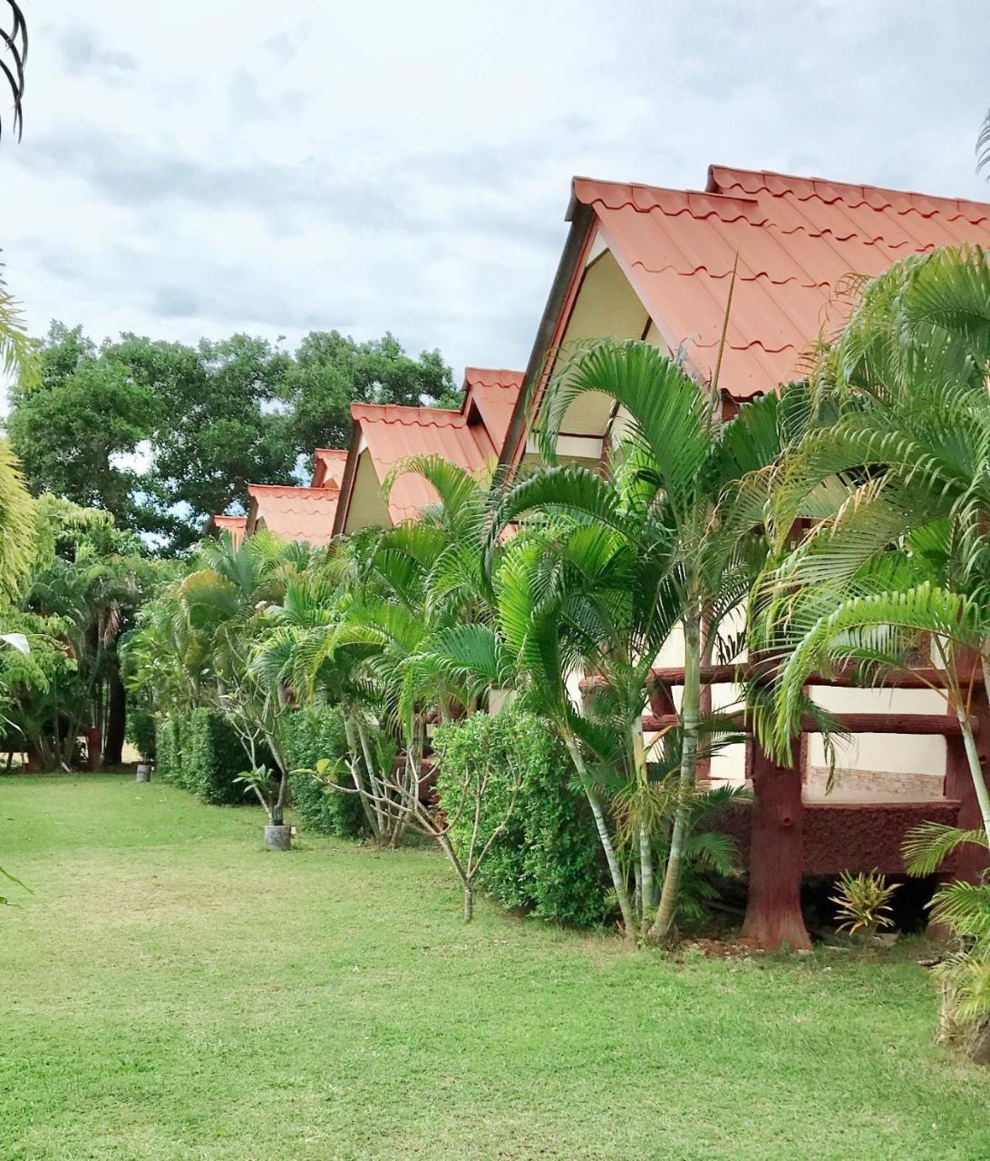 Lanta School Beach Resort Ko Lanta Exteriör bild