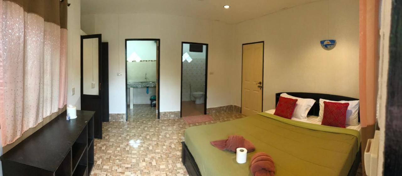 Lanta School Beach Resort Ko Lanta Exteriör bild