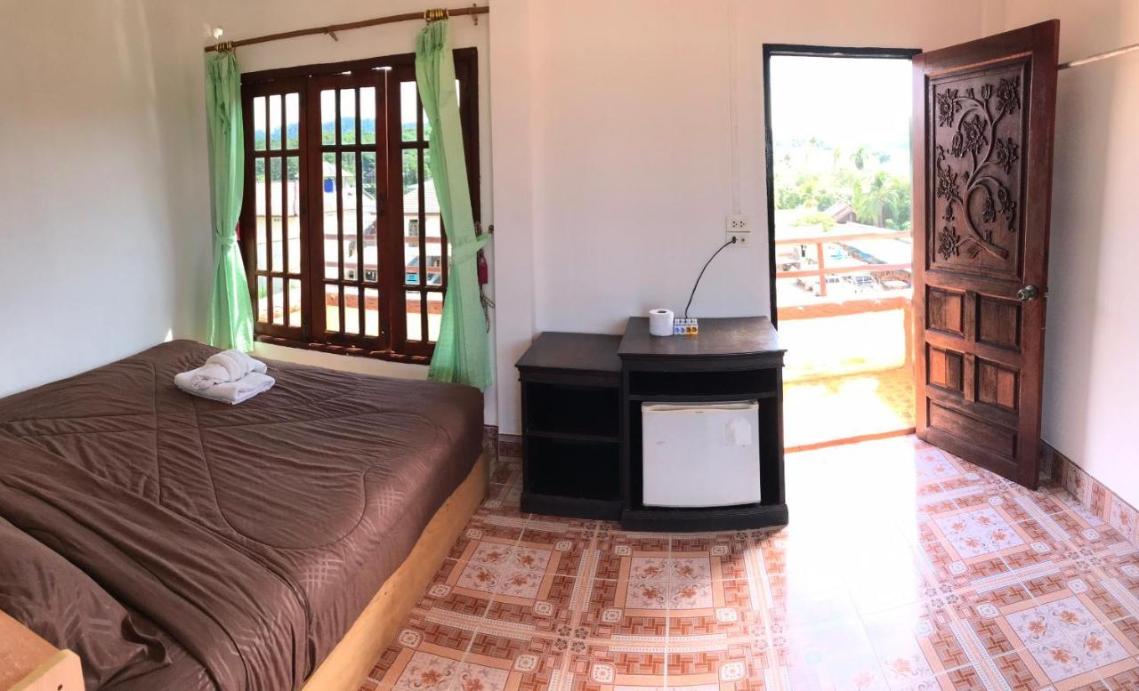 Lanta School Beach Resort Ko Lanta Exteriör bild